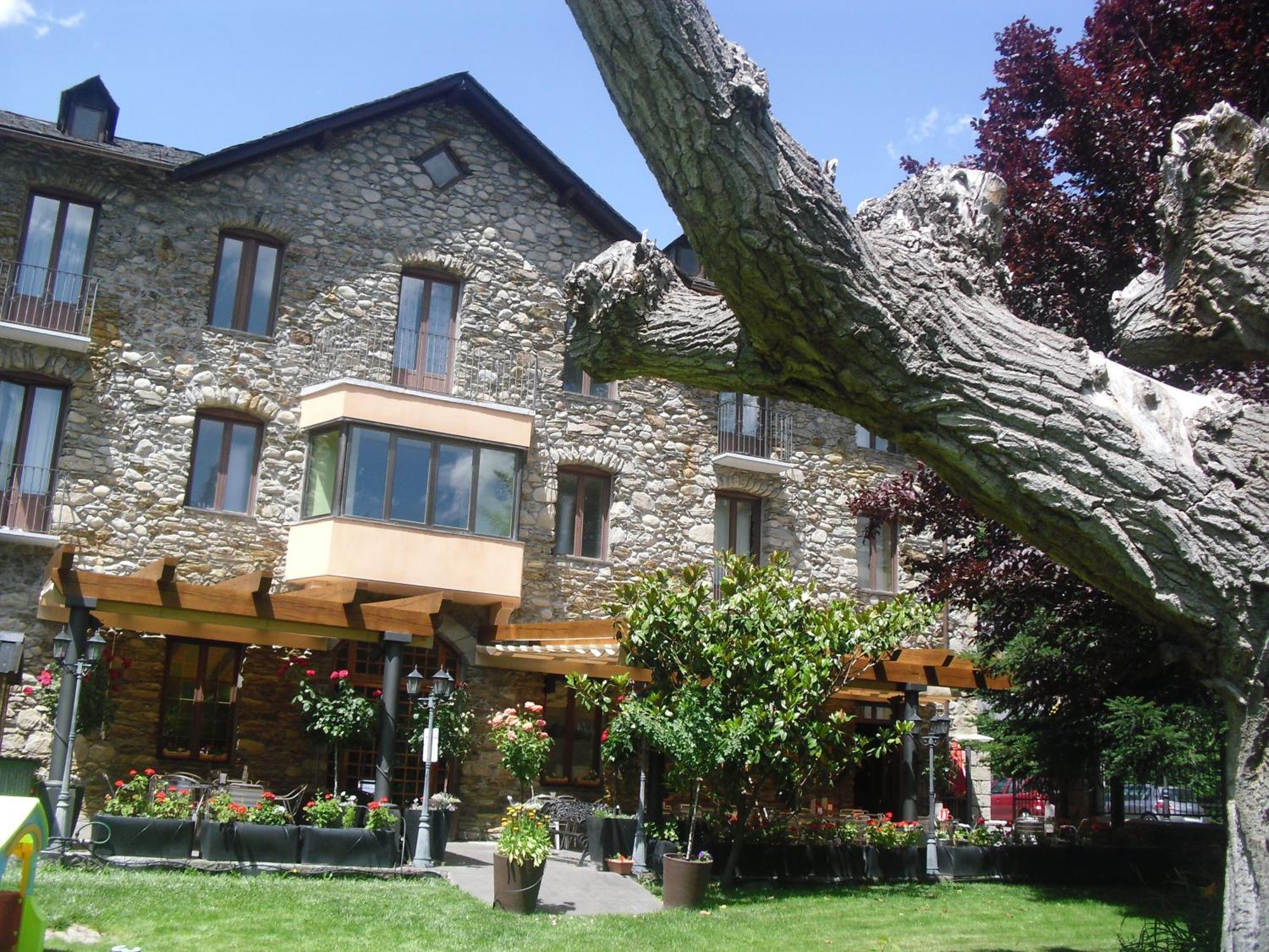 Hostal Vall D'Aneu By Arcas & Sambola إيستيري دانو المظهر الخارجي الصورة