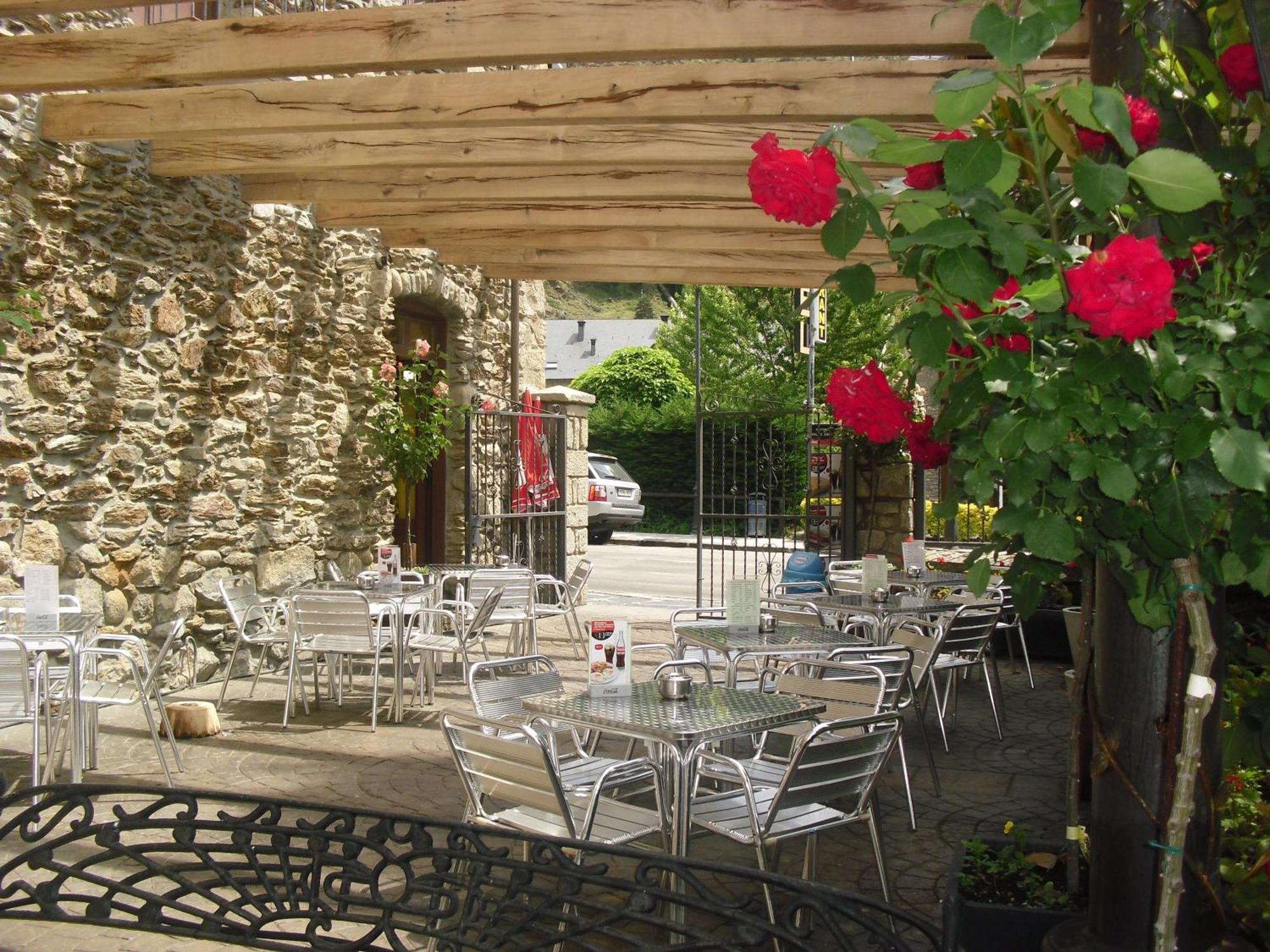 Hostal Vall D'Aneu By Arcas & Sambola إيستيري دانو المظهر الخارجي الصورة
